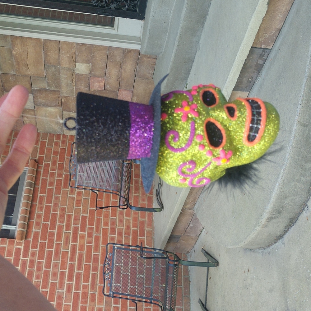 Halloween Skelton Head Ornament - Picture 3 of 3